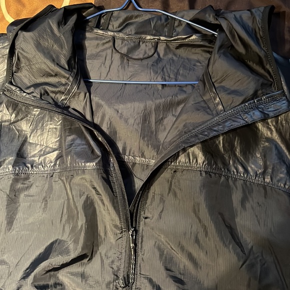 New Balance Black Windbreaker - Picture 4 of 6